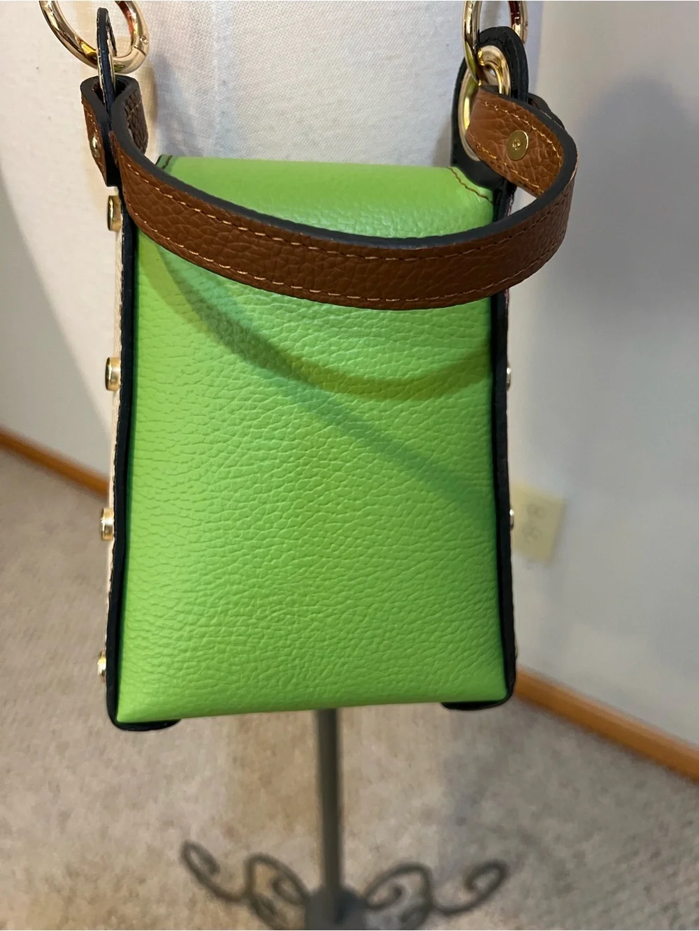 Cassette - the Bee Bag -Mini Crossbody Bag - Picture 6 of 14